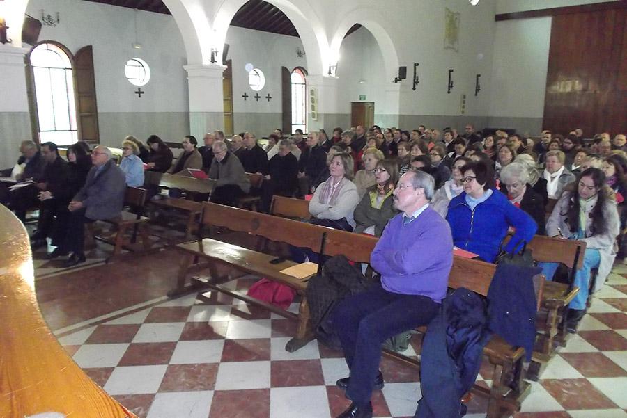Salón de actos del colegio de Gamarra. FOTO: A. MORENO
