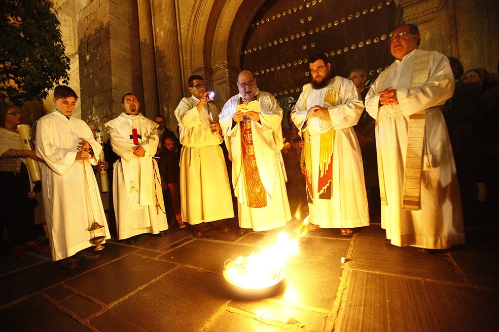 Antequera celebra unida la Vigilia Pascual