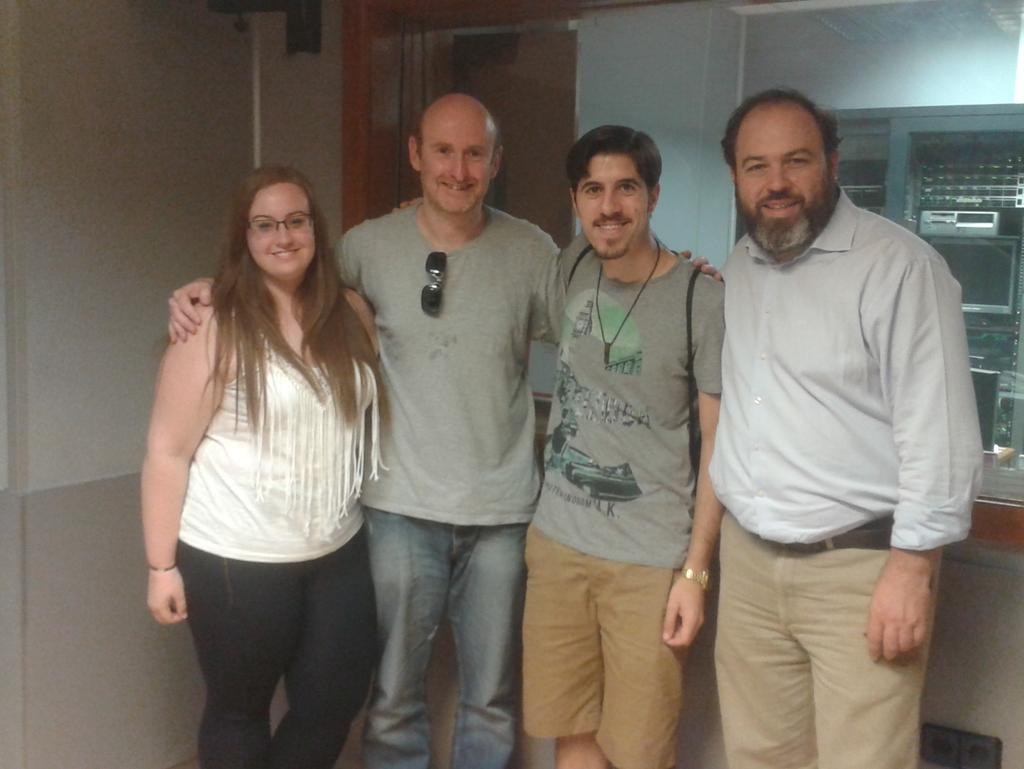 Equipo de El Espejo junto a Ernesto Juárez