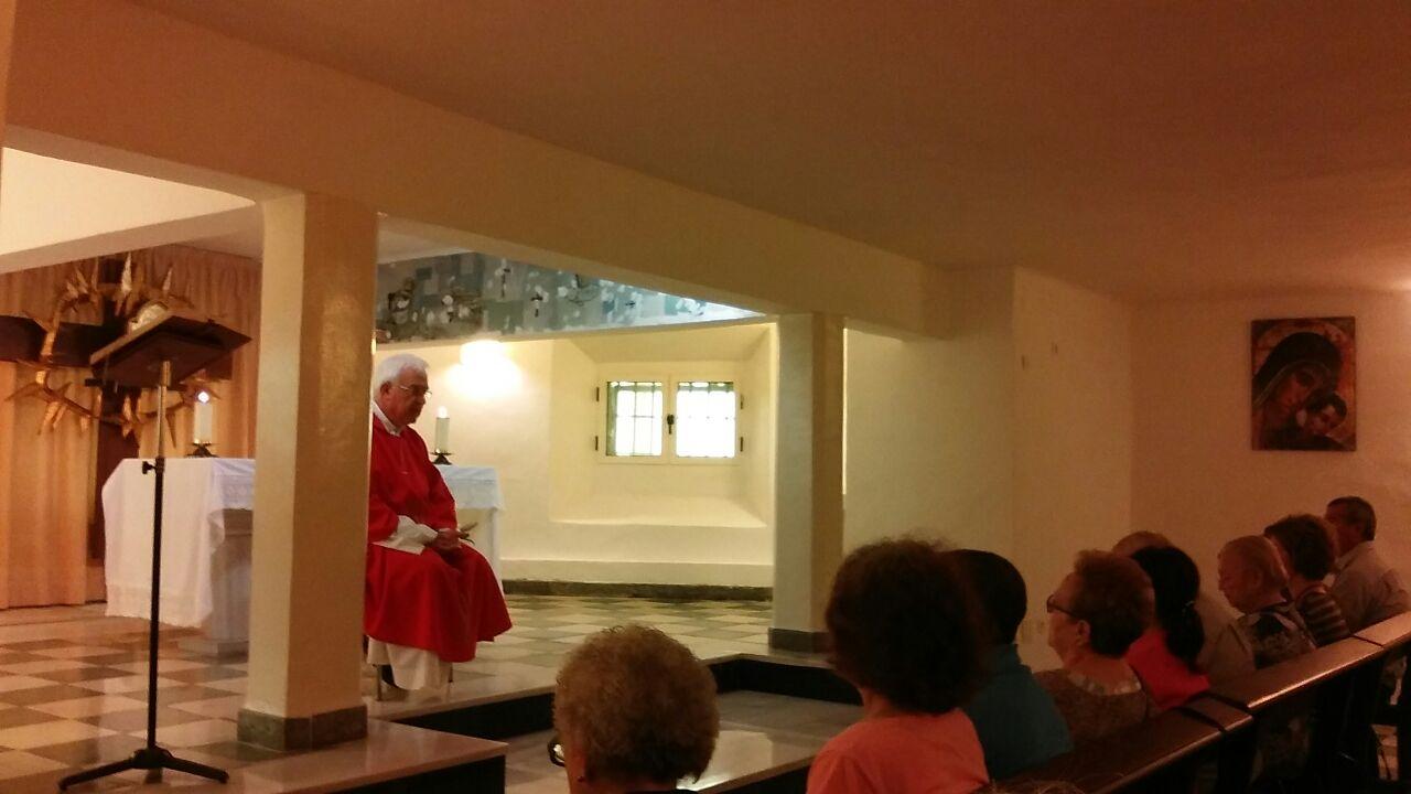 Misa en la Cripta de la parroquia de San Patricio