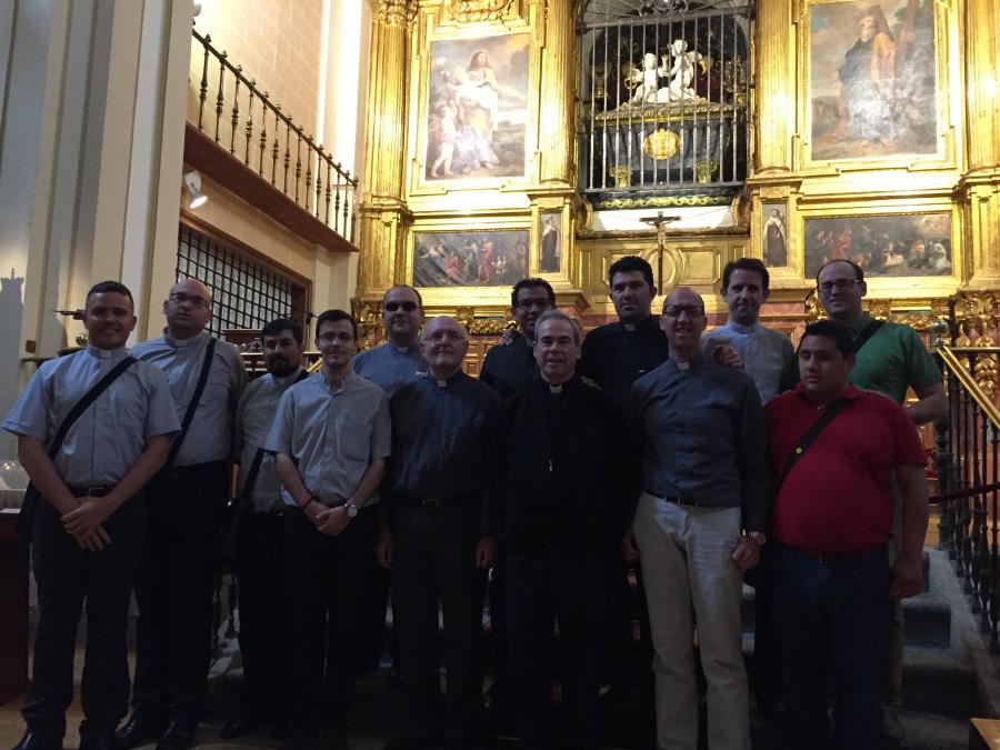 Sacerdotes peregrinos malagueños en Alba de Tormes