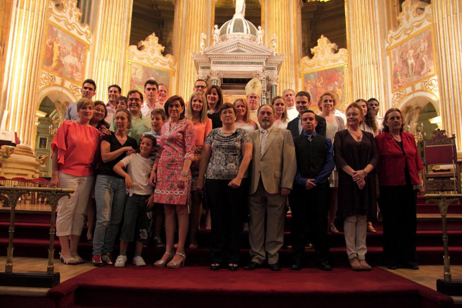 Decenas de jóvenes reciben la confirmación en la Catedral