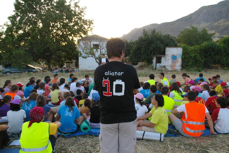 Jóvenes del Carmen en la Colonia Aliatar, en Loja