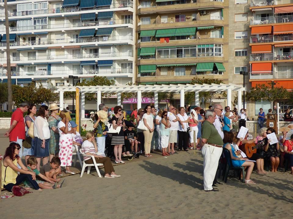 Rosario de la Aurora y misa celebrada en la playa el pasado 5 de julio