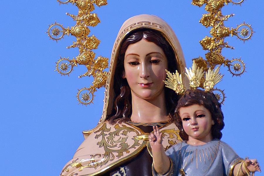 La Virgen del Carmen recorre las calles de Torre del Mar
