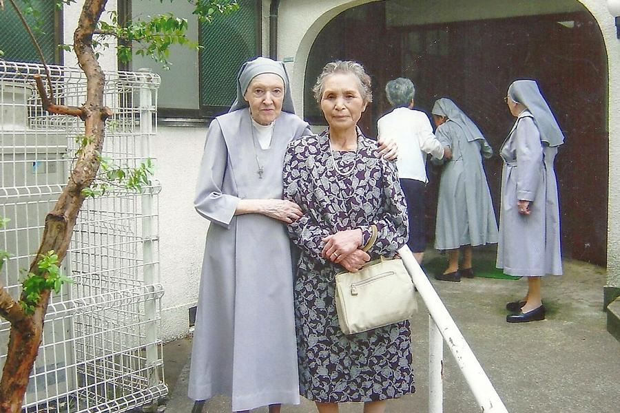 Victoria de la cruz Shizuko, antigua colegiala 2007