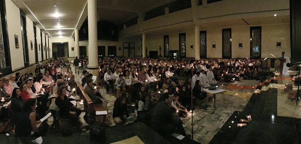 Adoremus estilo "Taizé" celebrado en la parroquia de la Amargura