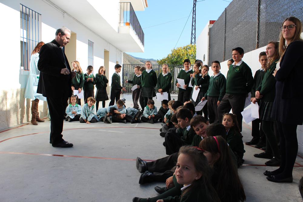 Visita de Mons. Jesús Catalá al C.R.A. Guadalmedina