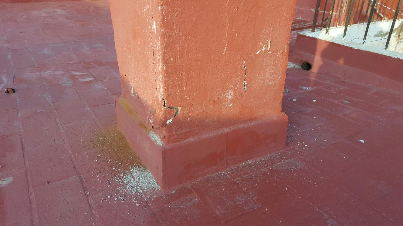 Columna del edificio de Cáritas de la parroquia de San Agustín