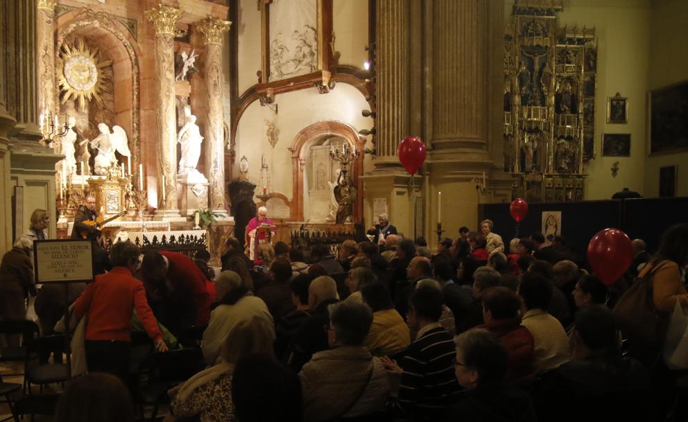 Eucaristía en la capilla de la Encarnación de la Catedral de Málaga. FOTO: S. FENOSA