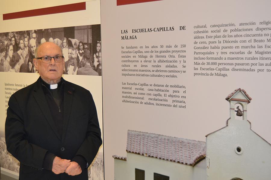 Francisco García Mota, en la exposición de Herrera Oria que se celebró en Málaga