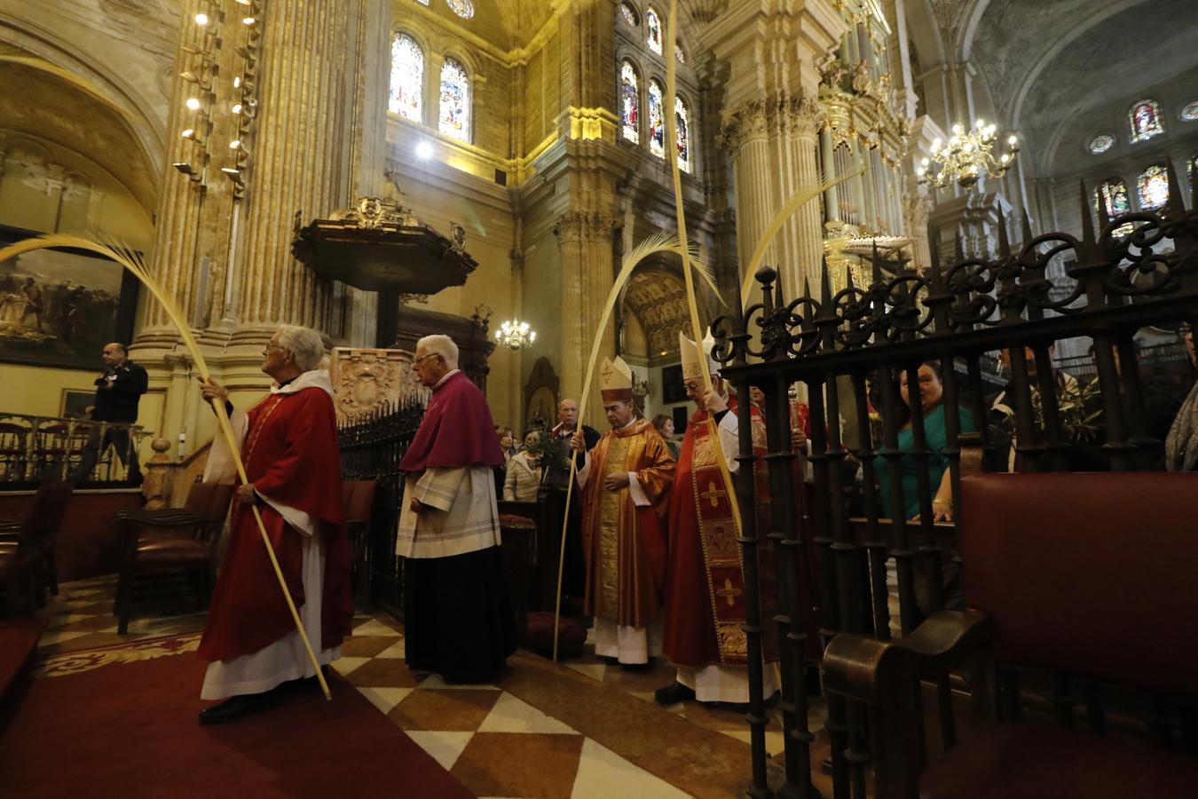 Procesión del Domingo de Ramos en el interior de la Catedral. FOTO: S. FENOSA