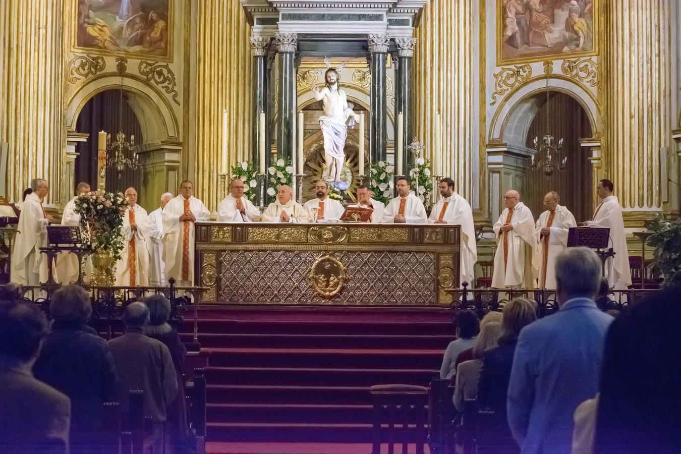 Presbiterio, durante la Eucaristía. FOTO: A. SERRANO