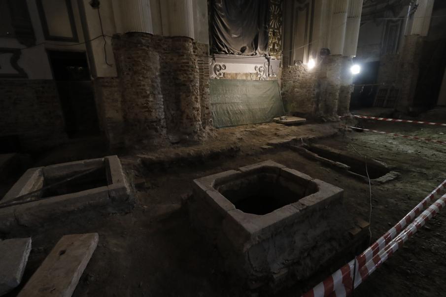 Acceso a las criptas de Santiago