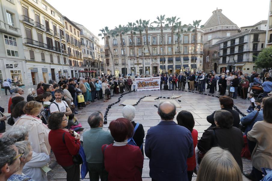 Círculo del Silencio en Málaga, el 16 de abril de 2016/S. FENOSA