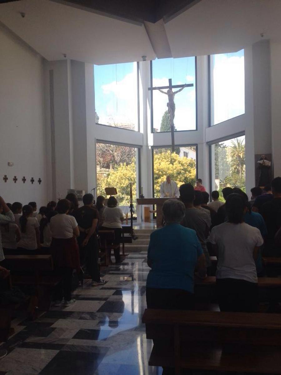 Niños y jóvenes del arciprestazgo de Álora peregrinan a la Ermita de la Sierra, Valle de Abdalajís
