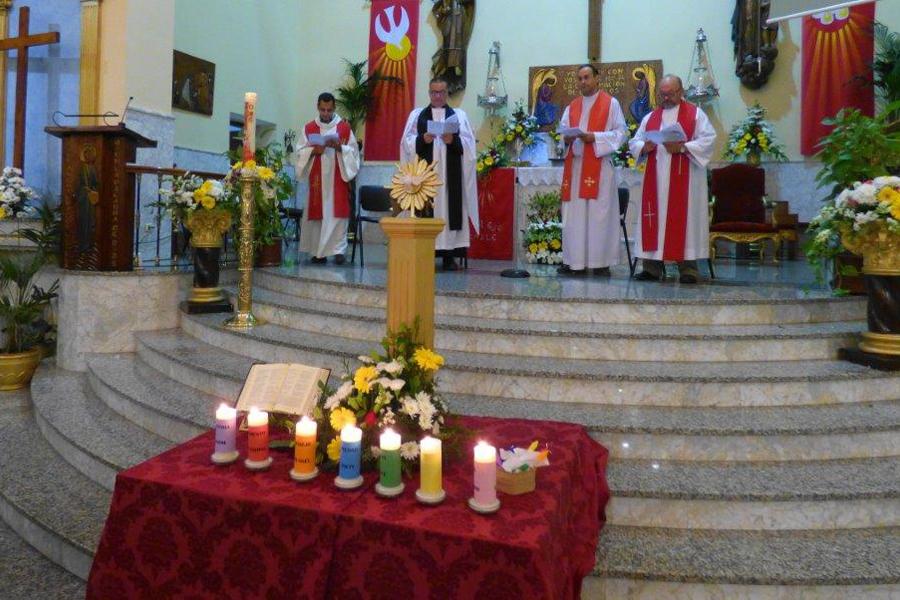 Celebración ecuménica de Pentecostés en la parroquia Virgen del Carmen y Santa Fe, en Los Boliches