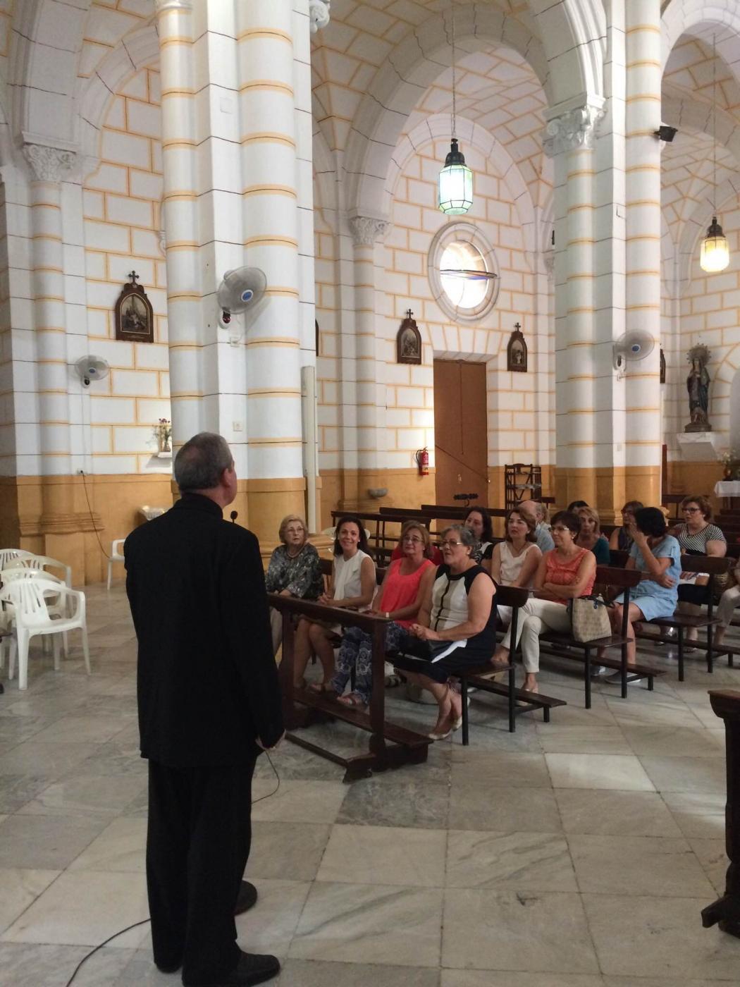 Encuentro del Sr. Obispo con catequistas y voluntarios de las parroquias de Melilla