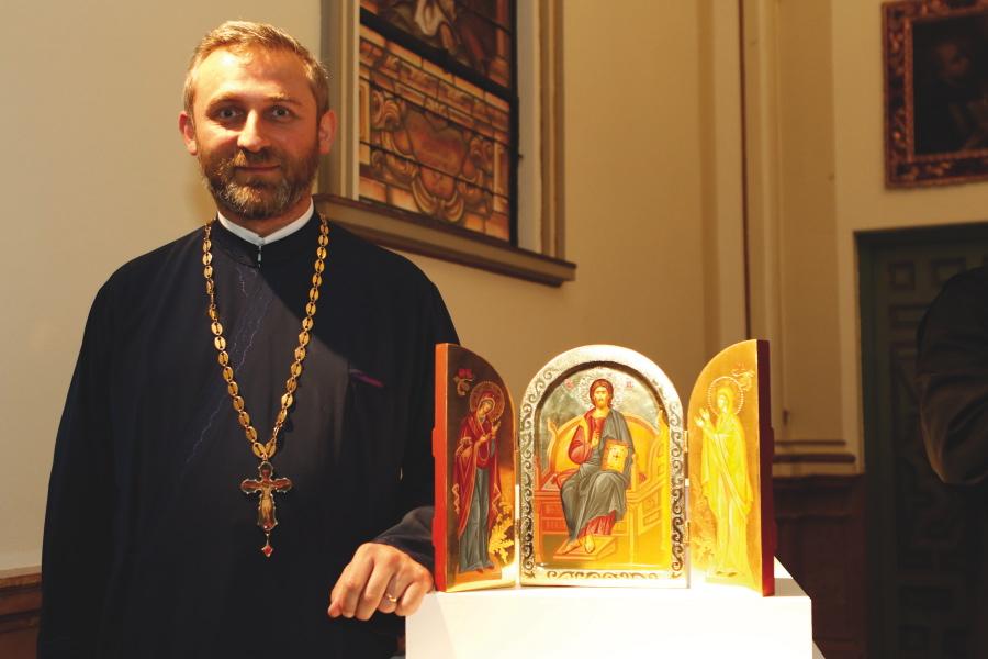 Padre Dorin Sas: «Los iconos sirven de puente entre Oriente y Occidente»