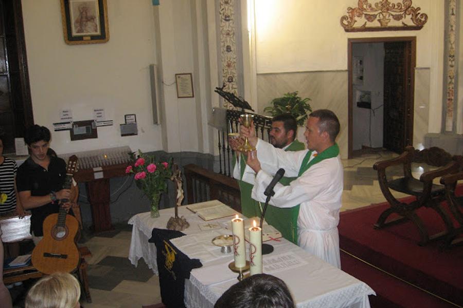 Los niños y jóvenes de las parroquias de Coín, Monda, Guaro y Alhaurín el Grande se han unido para vivir los campamentos de verano en el Santuario de Flores, de Álora