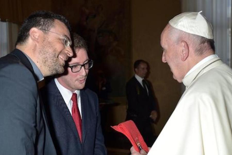 Antiguos alumnos de San Estanislao, con el papa Francisco