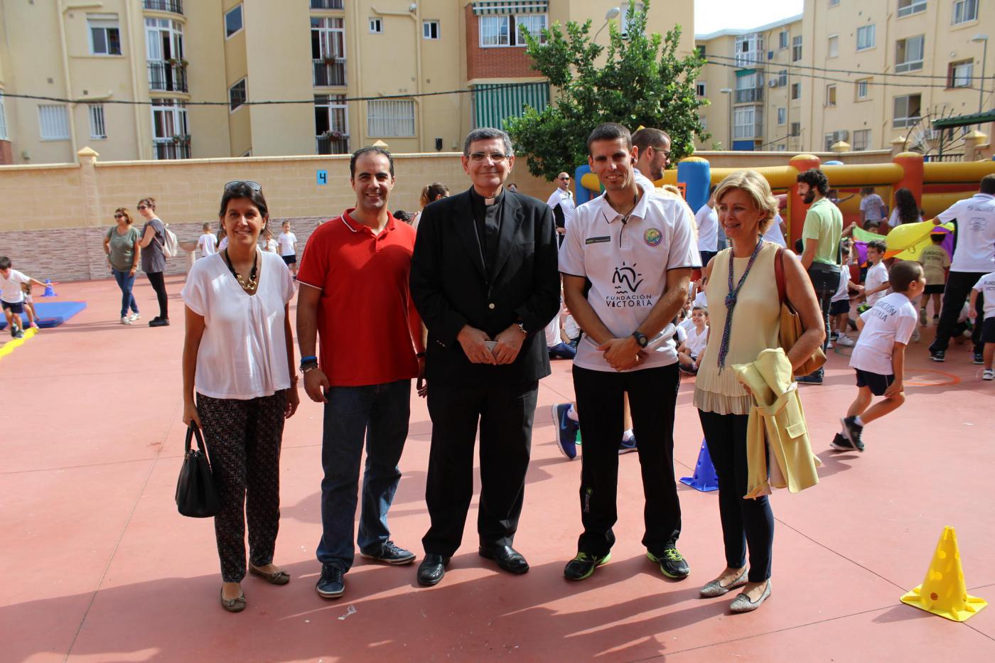 De izda a derecha: María Jesús Floriano, directora del Departamento Pedagógico de la Fundación Victoria; Francisco Javier Gutiérrez, Director del Colegio Espíritu Santo; José Sánchez, presidente de la Fundación Victoria; Miguel Cristobal Rueda, direc