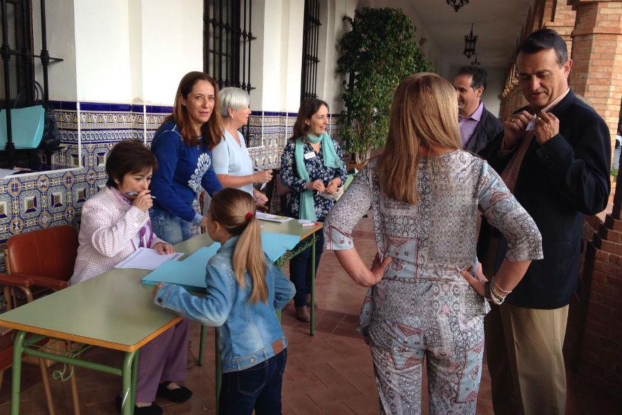 Mesa de inscripciones del encuentro de Pastoral Familiar