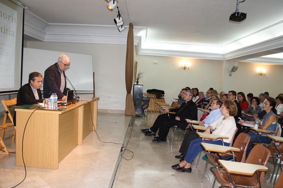 Conferencia de Javier Guerrero sobre "Amoris laetitia"