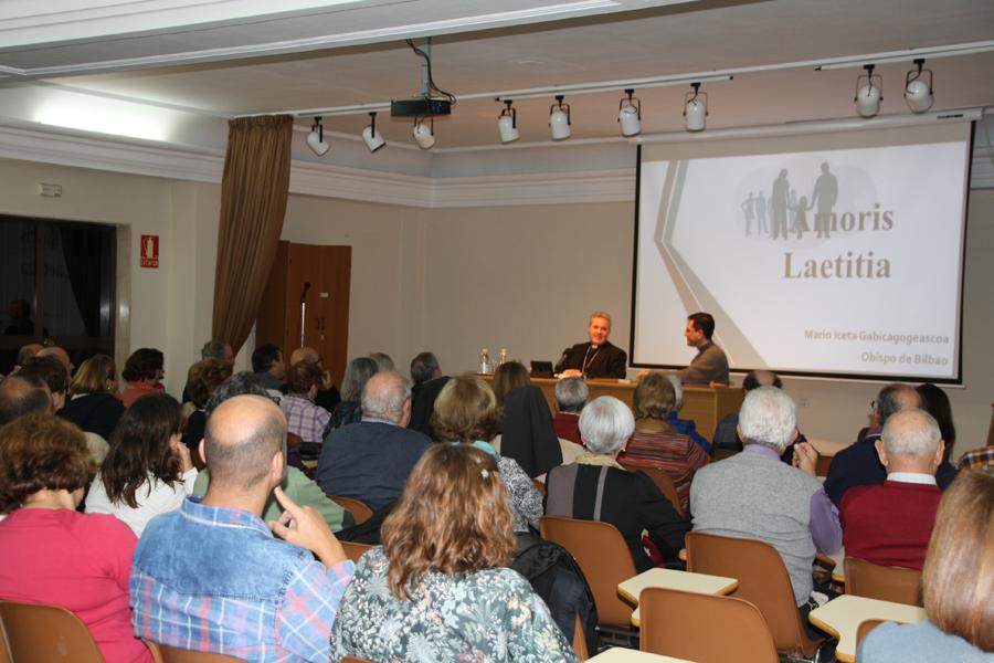 Conferencia de Mons. Iceta, Obispo de Bilbao, en el ciclo sobre "Amoris laetitia"
