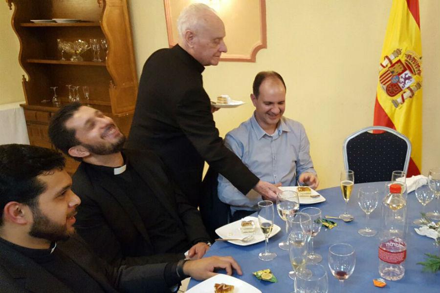 Momento de la celebración del cumpleaños de D. Ramón Buxarrais