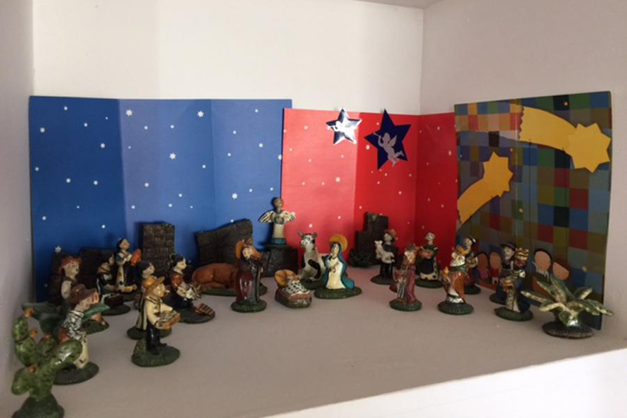 Belén de María Cobos. La autora de las figuras es la hija del ceramista Luna. La colección acompañaba a La Opinión