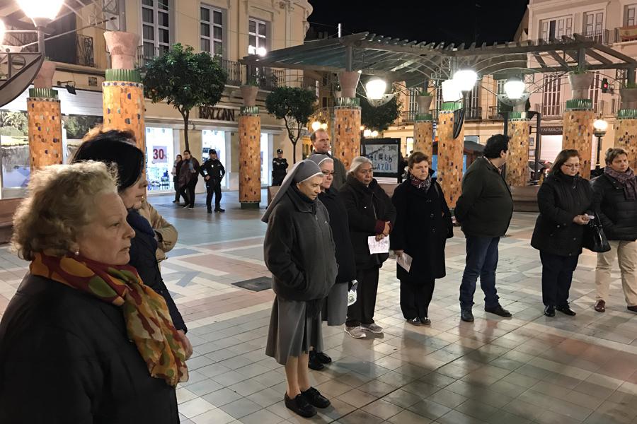 Círculo del Silencio en la Plaza Sagrado Corazón de Melilla //C. RUBIALES