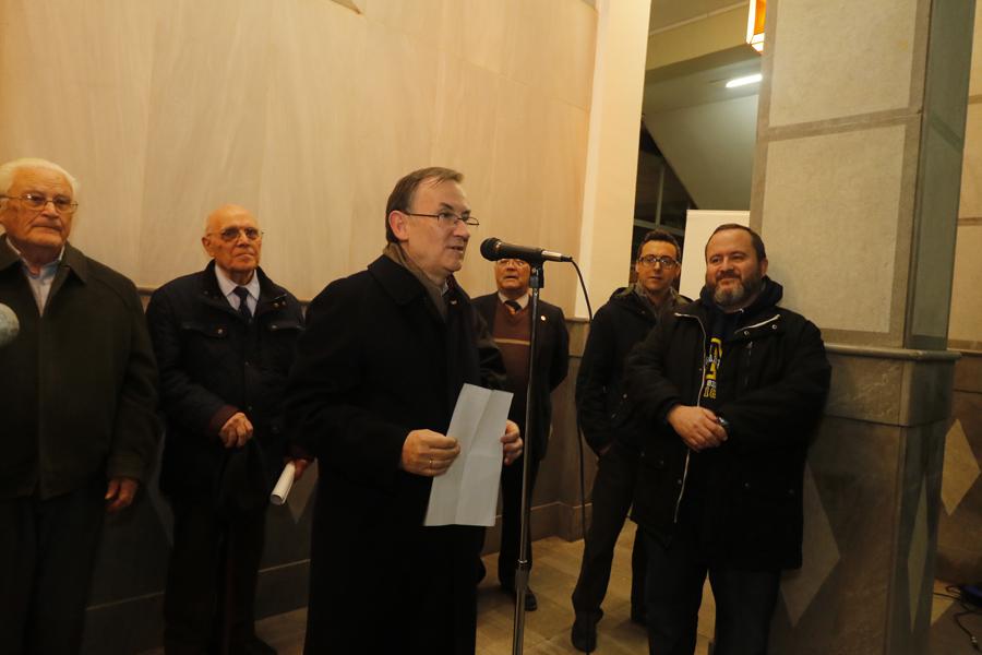 Descubrimiento de la placa con motivo del 200 aniversario del colegio Marista. FOTO: S. FENOSA