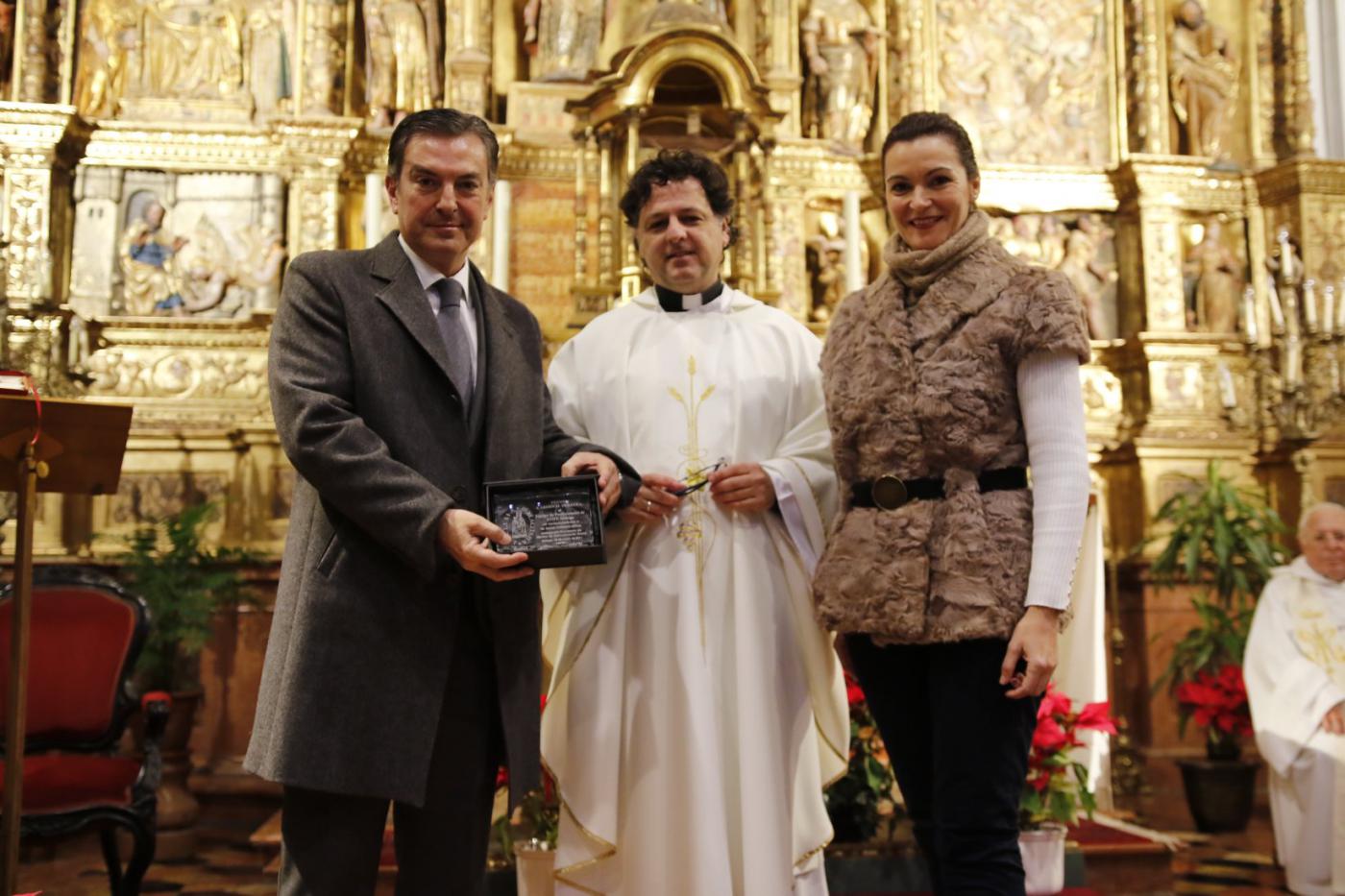 Adolfo Arjona, director de COPE Málaga, recoge en nombre del equipo el premio Cardenal Herrera