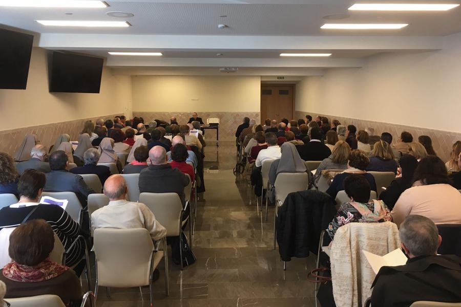 Más de un centenar de feligreses participa en la Jornada de Liturgia