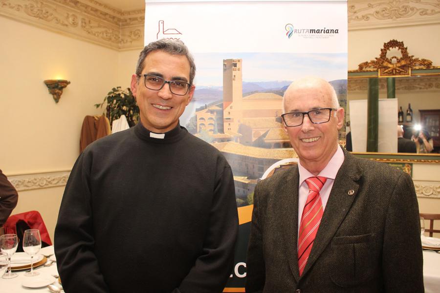 El nuevo rector de Torreciudad, Pedro Díez-Antoñanzas, con el coordinador de peregrinaciones de Málaga, José Belinchón