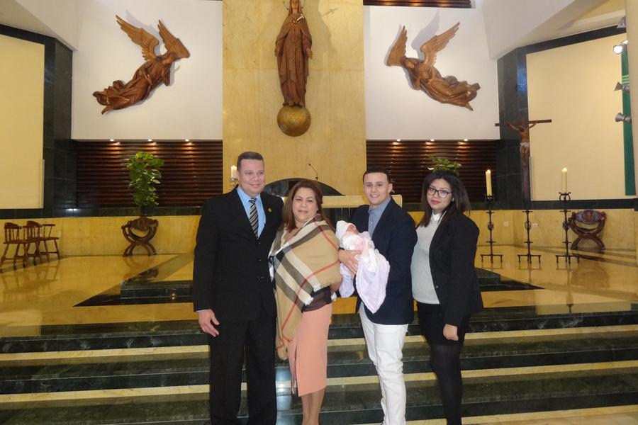 Bodas de plata en la parroquia Santa María de la Amargura // E. CARO