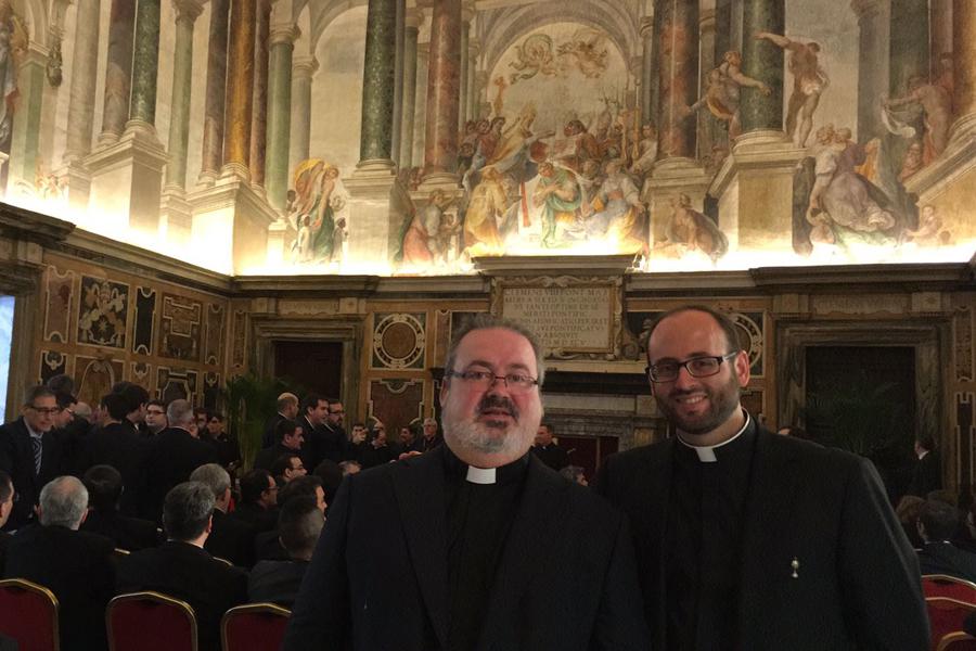 Sacerdotes malagueños en el Colegio Español visitan al Papa Francisco