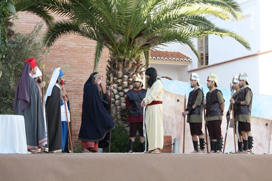 "El Paso de Villanueva de Tapia" en verso // E. LLAMAS