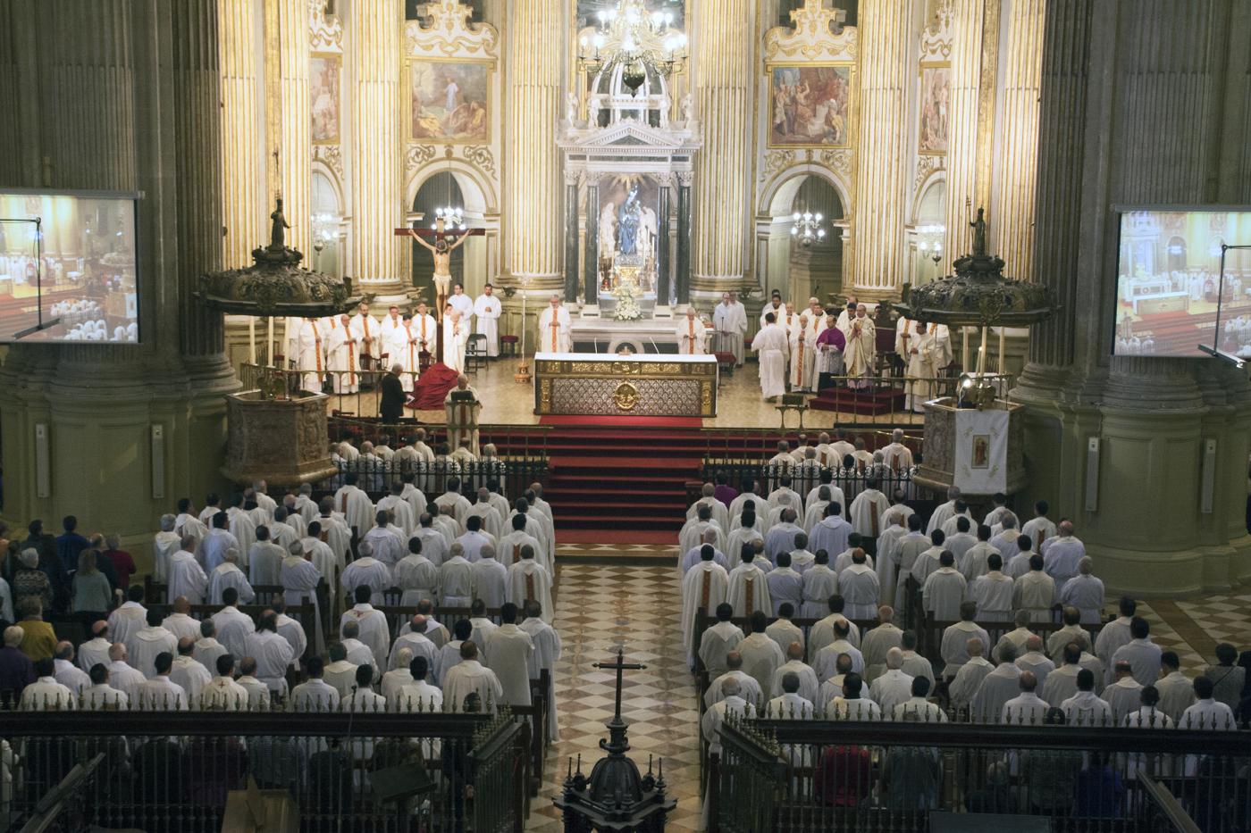 Misa Crismal en el Miércoles Santo de 2017 en la Catedral de Málaga