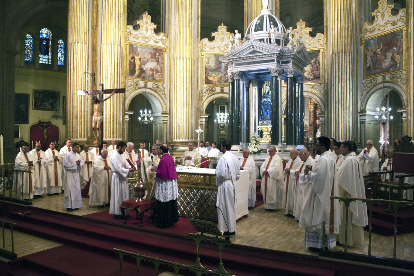 Misa Crismal en el Miércoles Santo de 2017 en la Catedral de Málaga