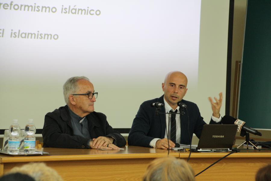 Conferencia del profesor Ángel Nuño en el Ciclo de Conferencias "Islam y cristianismo, un diálogo inaplazable" // E. LLAMAS