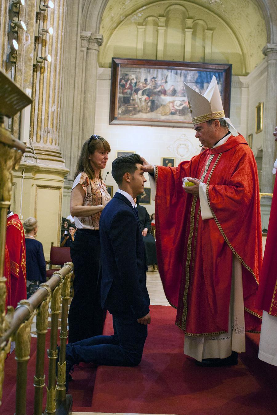 Confirmaciones en la Catedral de Málaga // M. ZAMORA