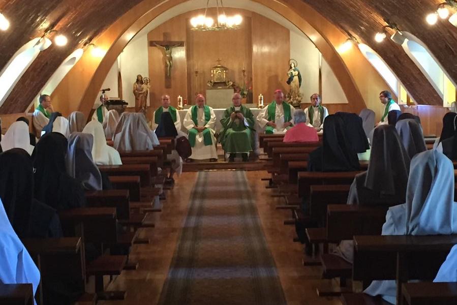 Celebración con las religiosas participantes de los cursos formativos de Teología de la Vida Consagrada en Ávila