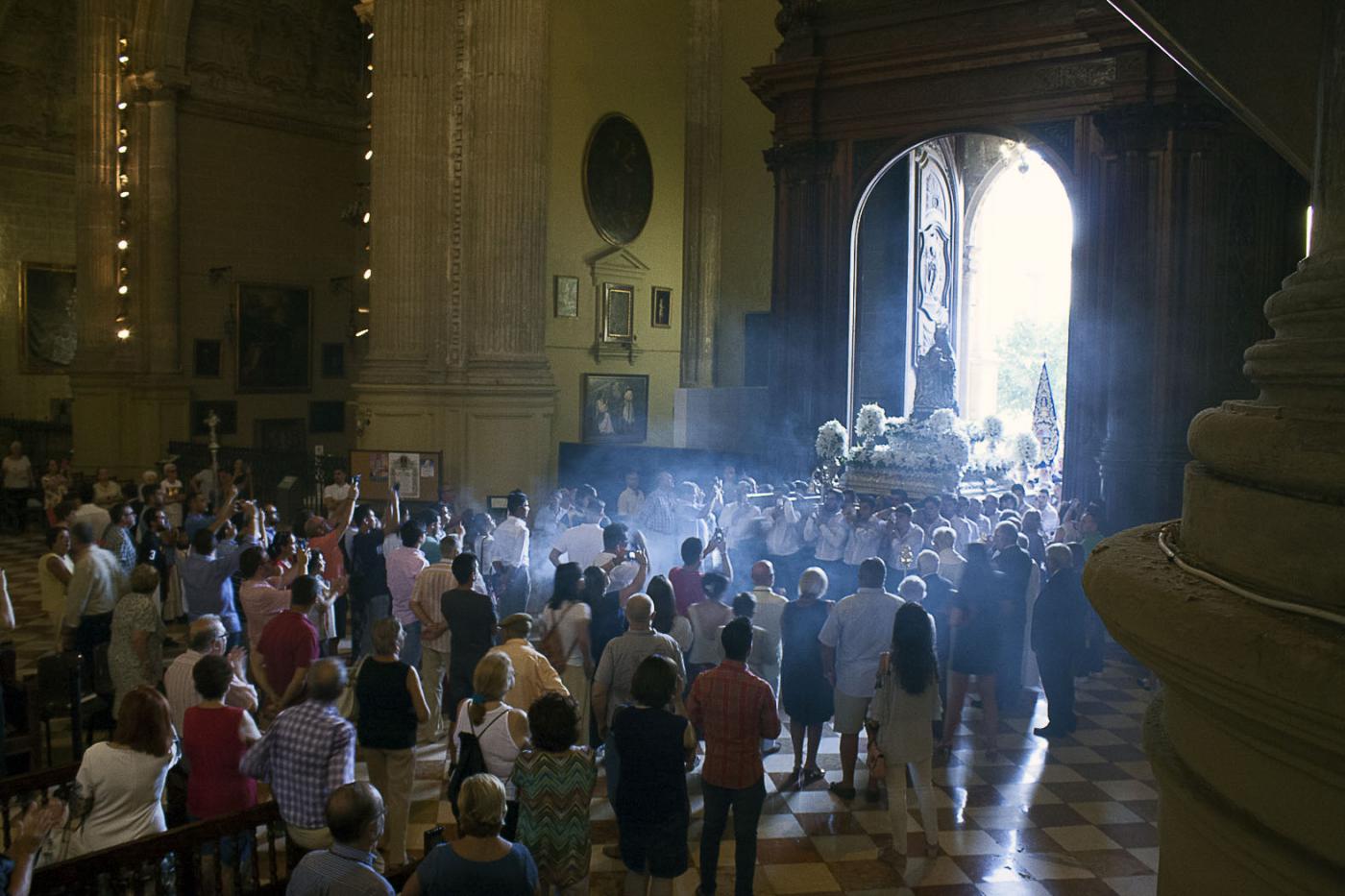 Santa María de la Victoria baja a Málaga