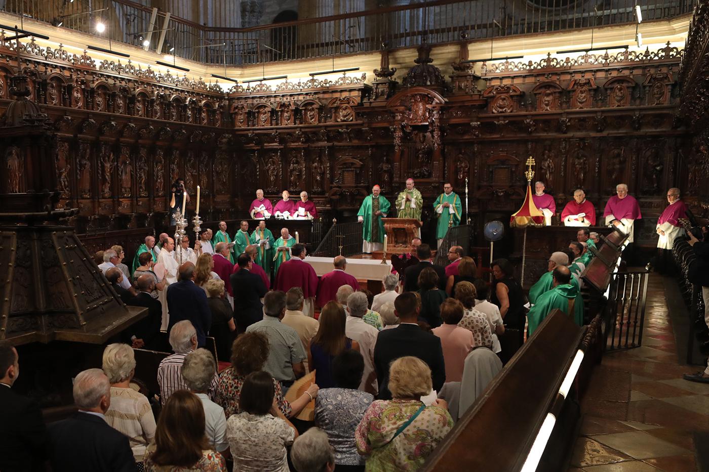 «También os confío, queridos nuevos canónigos, la tarea de sanar y curar»