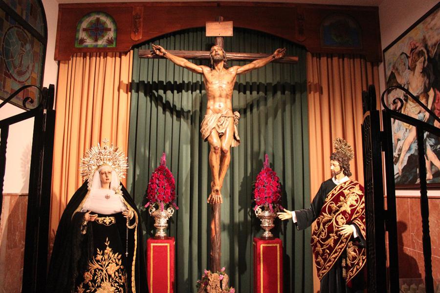 Bendición de la imagen de san Juan Evangelista en la parroquia de Nuestra Señora del Carmen de Fuengirola // M. DÍAZ