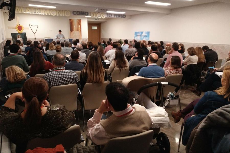 55 matrimonios que buscan la alegría del amor viven un fin de semana de retiro