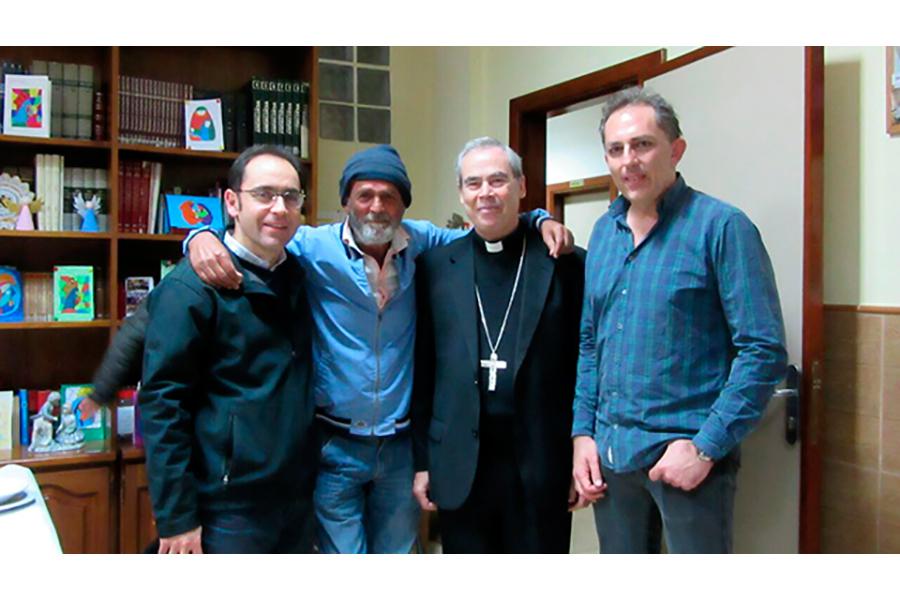 El Sr. Obispo visita distintos centros de Cáritas Diocesana