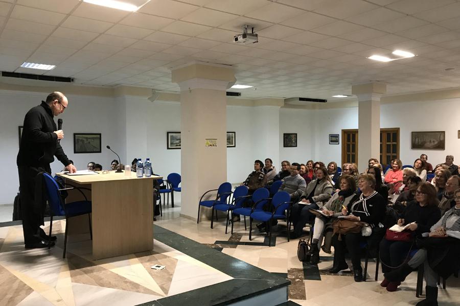 Cursillo de Liturgia en el arciprestazgo de Fuengirola-Torremolinos // M. JIMÉNEZ